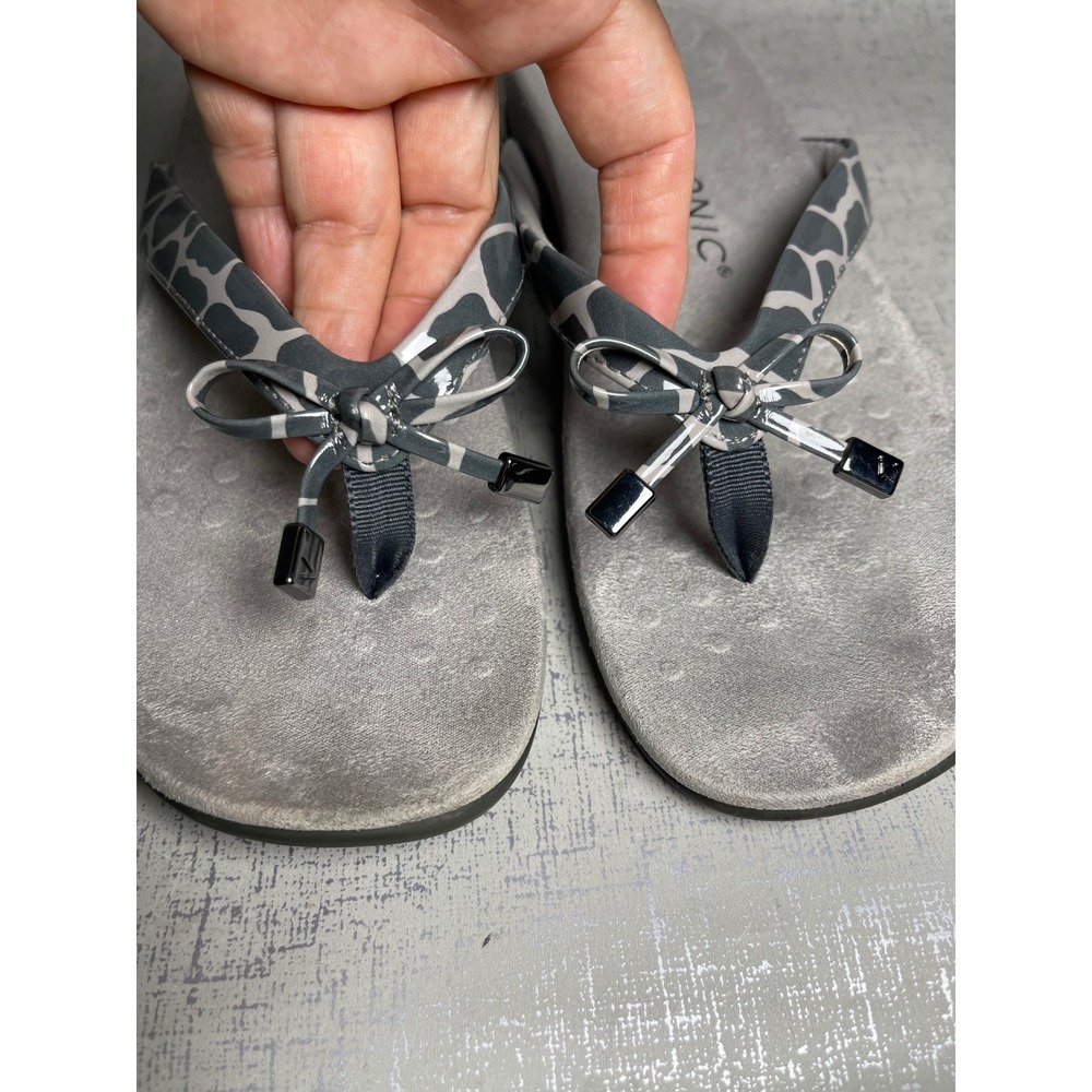 Vionic Bella Grey Giraffe Print Orthotic Flip Flop Sandals Bow 8.5 - Picture 4 of 7